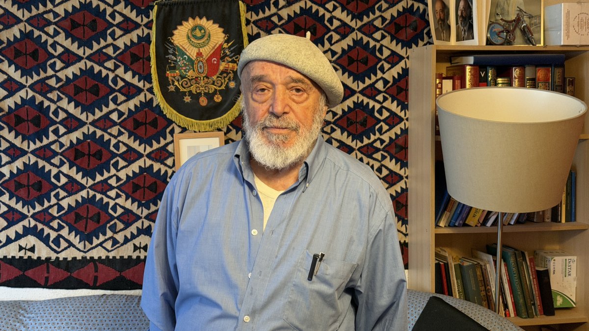 Şefik Karagüzel, 91, poses for an interview, Cologne, Germany, Oct. 30, 2025. (AA Photo)