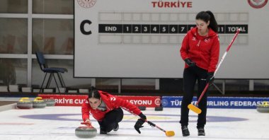Türkiye’s women’s curling team trains ahead of the European Curling Championships in Finland, aiming to qualify directly for the 2026 Winter Olympics, Erzurum, Türkiye, Oct. 18, 2025. (AA Photo)
