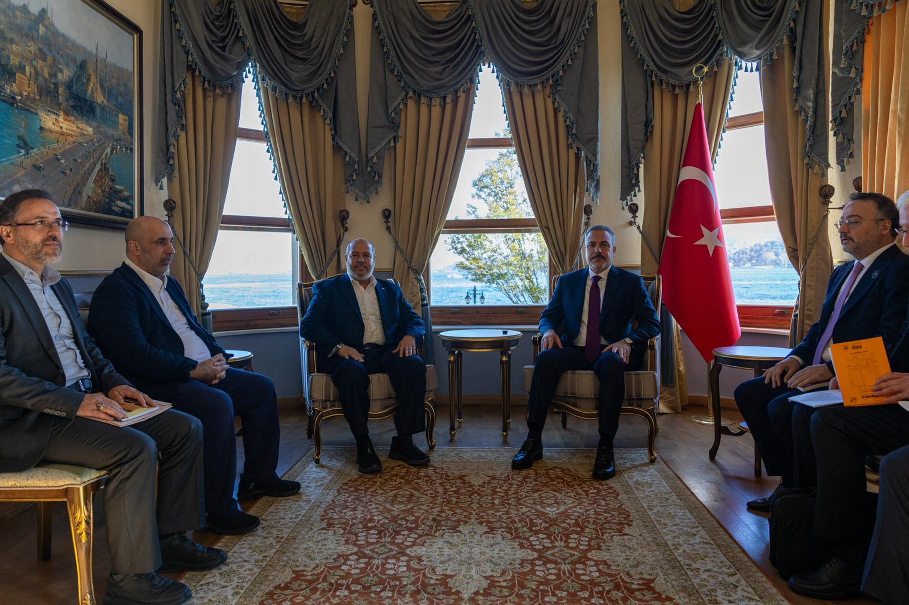 Turkish FM meets Hamas officials ahead of Gaza cease-fire talks