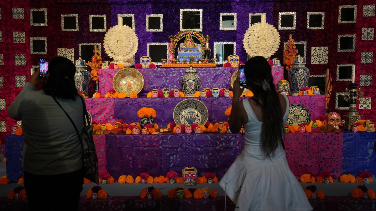 Skulls turn into joyful sugar treats on Mexico’s Day of the Dead