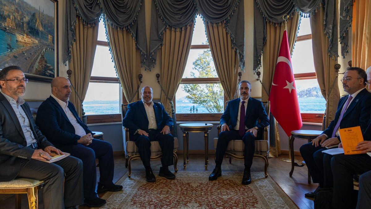 Turkish FM meets Hamas officials ahead of Gaza cease-fire talks
