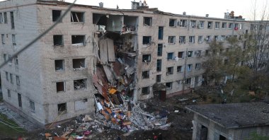 Ukrainian rescuers work at the site of a heavily damaged building following a Russian air attack in Zaporizhzhia, Ukraine, Oct. 30, 2025. (AFP Photo)