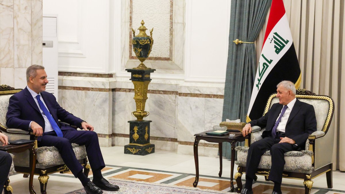 Turkish FM meets Iraqi leaders during Baghdad visit