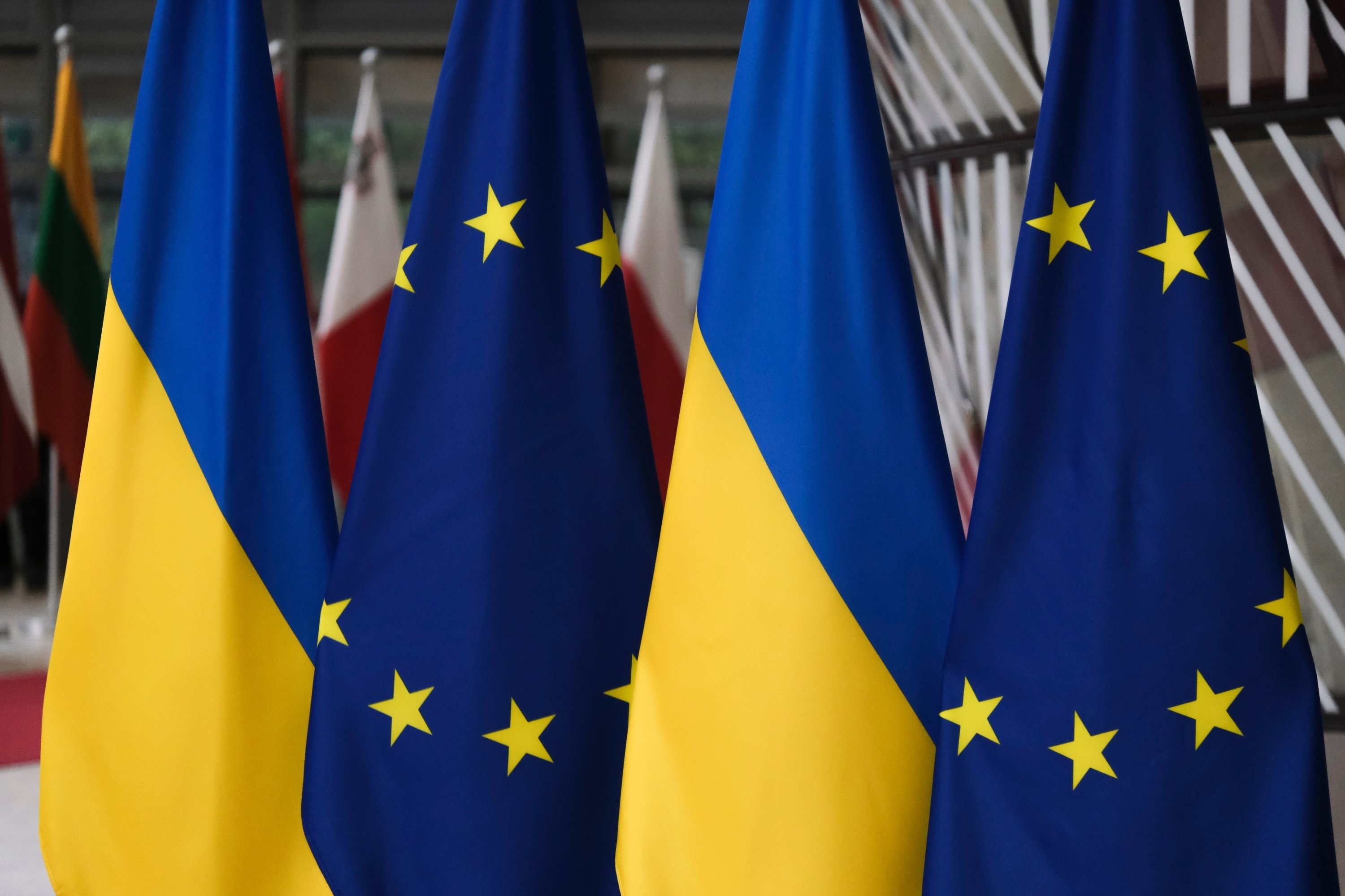 EU hails Ukraine’s progress but warns Kyiv to step up reforms