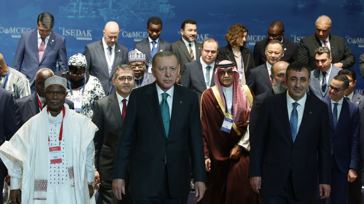 President Recep Tayyip Erdoğan attends the COMCEC meeting, Istanbul, Türkiye, Nov. 3, 2025. (AA Photo)