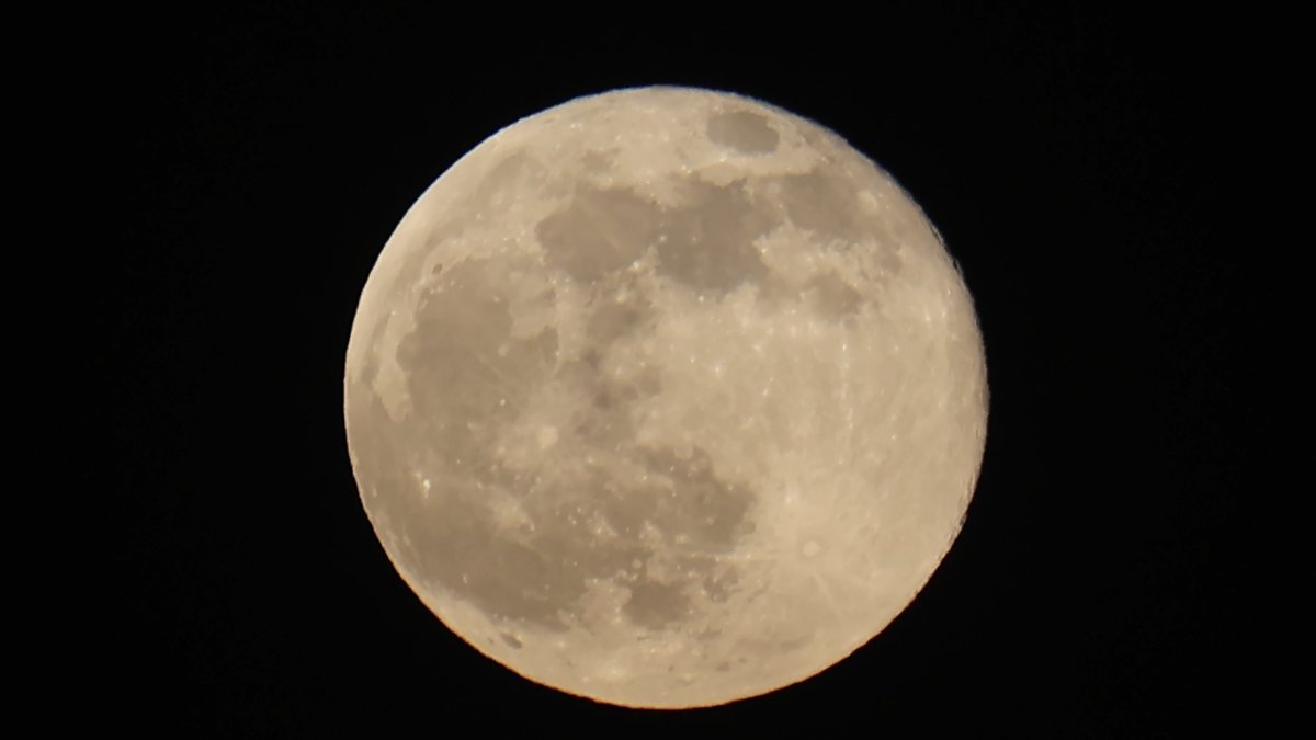 Der erdnächste Supermond des Jahres leuchtet am Mittwochabend am hellsten