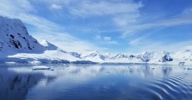 An explorer and a glaciologist have embarked on a three-month mission to cross part of Antarctica on kite skis in search of ice that is 130,000 years old. (Shutterstock Photo)