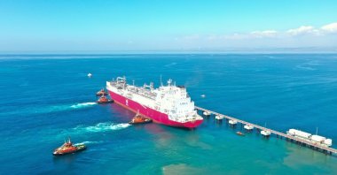 Türkiye’s first floating storage and regasification unit (FSRU) Ertuğrul Gazi arrives at the port in Dörtyol, Hatay, southern Türkiye, April 22, 2021. (AA Photo)