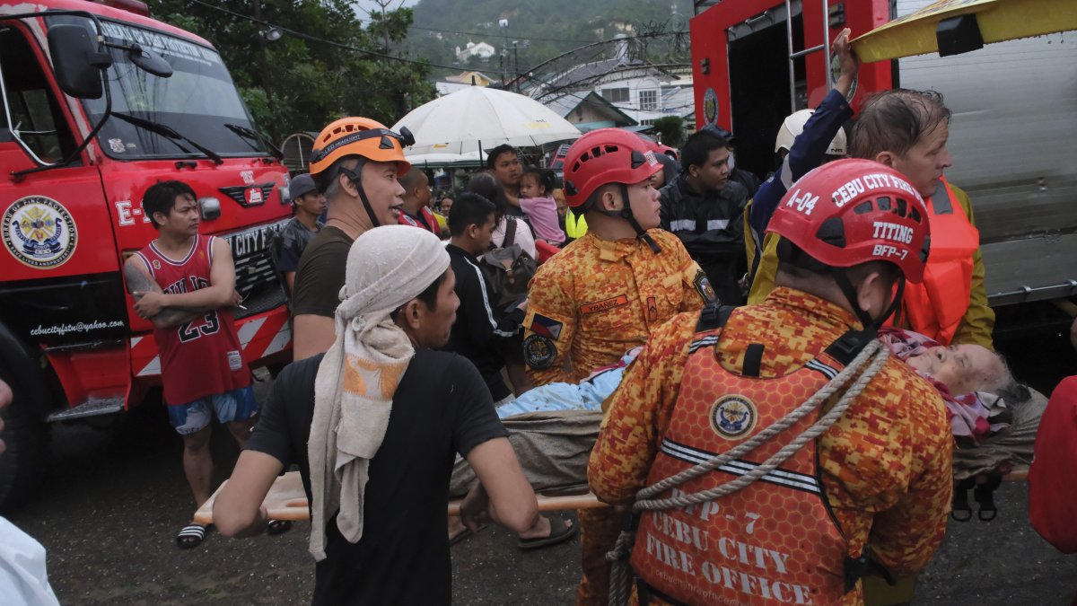 Typhoon Kalmaegi kills 26, displaces thousands in central Philippines