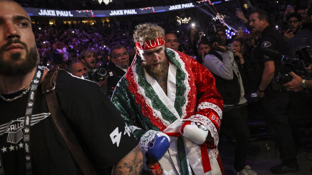 Jake Paul arrives for his cruiserweight boxing match against Julio Cesar Chavez Jr., Anaheim, U.S., June 28, 2025. (AP Photo)