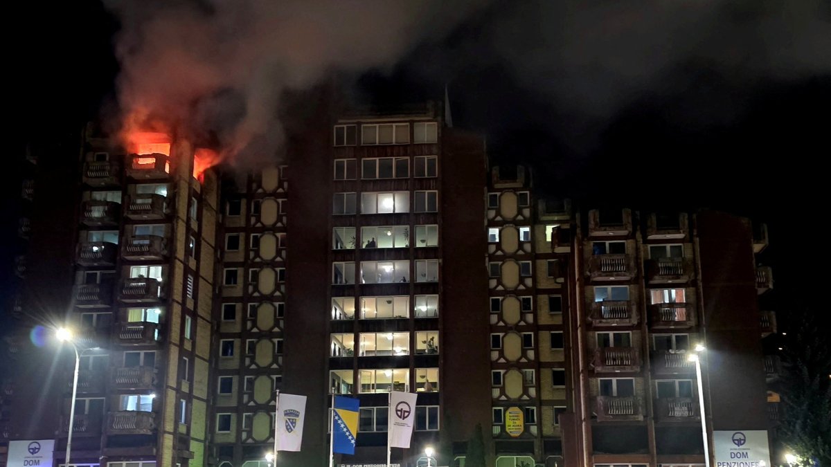 Flames rise as a fire burns at an elderly people&#039;s home, in the town of Tuzla, Bosnia and Herzegovina, Nov. 4, 2025. (Reuters Photo)