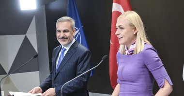 Finnish Minister of Foreign Affairs Elina Valtonen (R) and Foreign Minister Hakan Fidan (L) attend a news conference, Helsinki, Finland, Nov. 5, 2025. (EPA Photo)