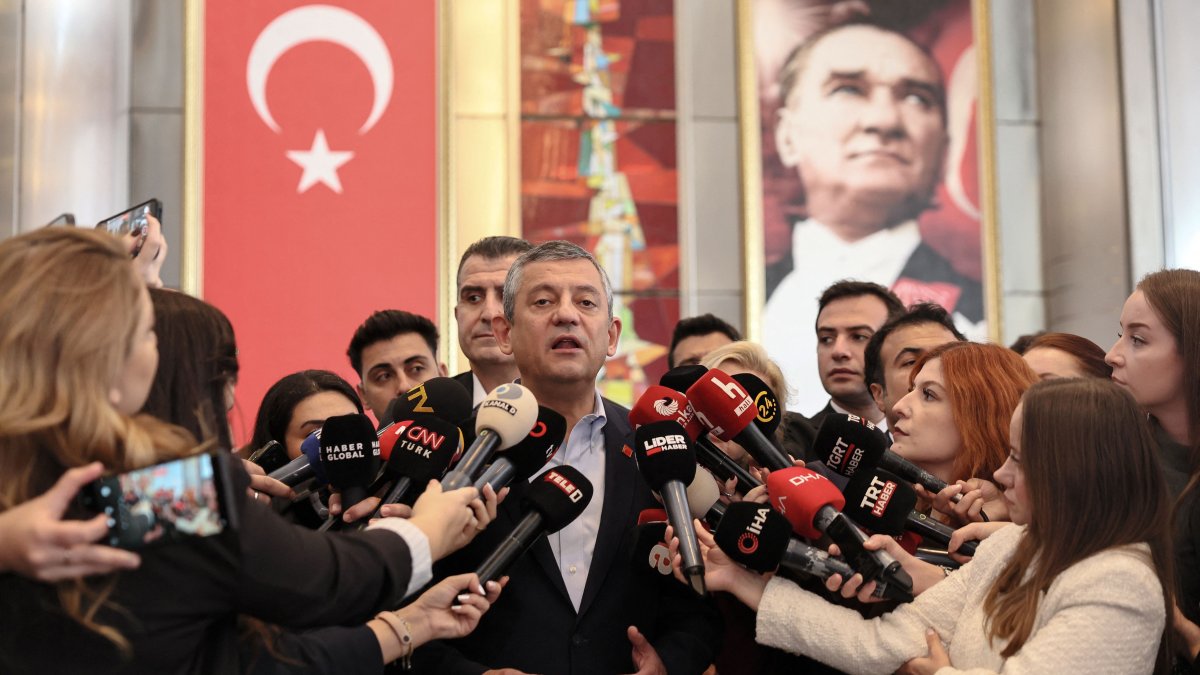 Turkish main opposition leader turns to insults to criticize Erdoğan