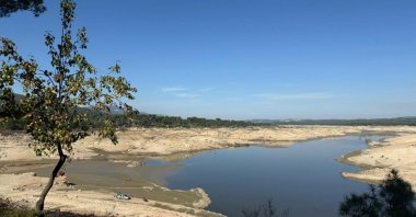A view of the nearly dry Geyik Dam as water levels drop to dead storage levels amid worsening drought conditions, Bodrum, Türkiye, Nov. 6, 2025. (DHA Photo)