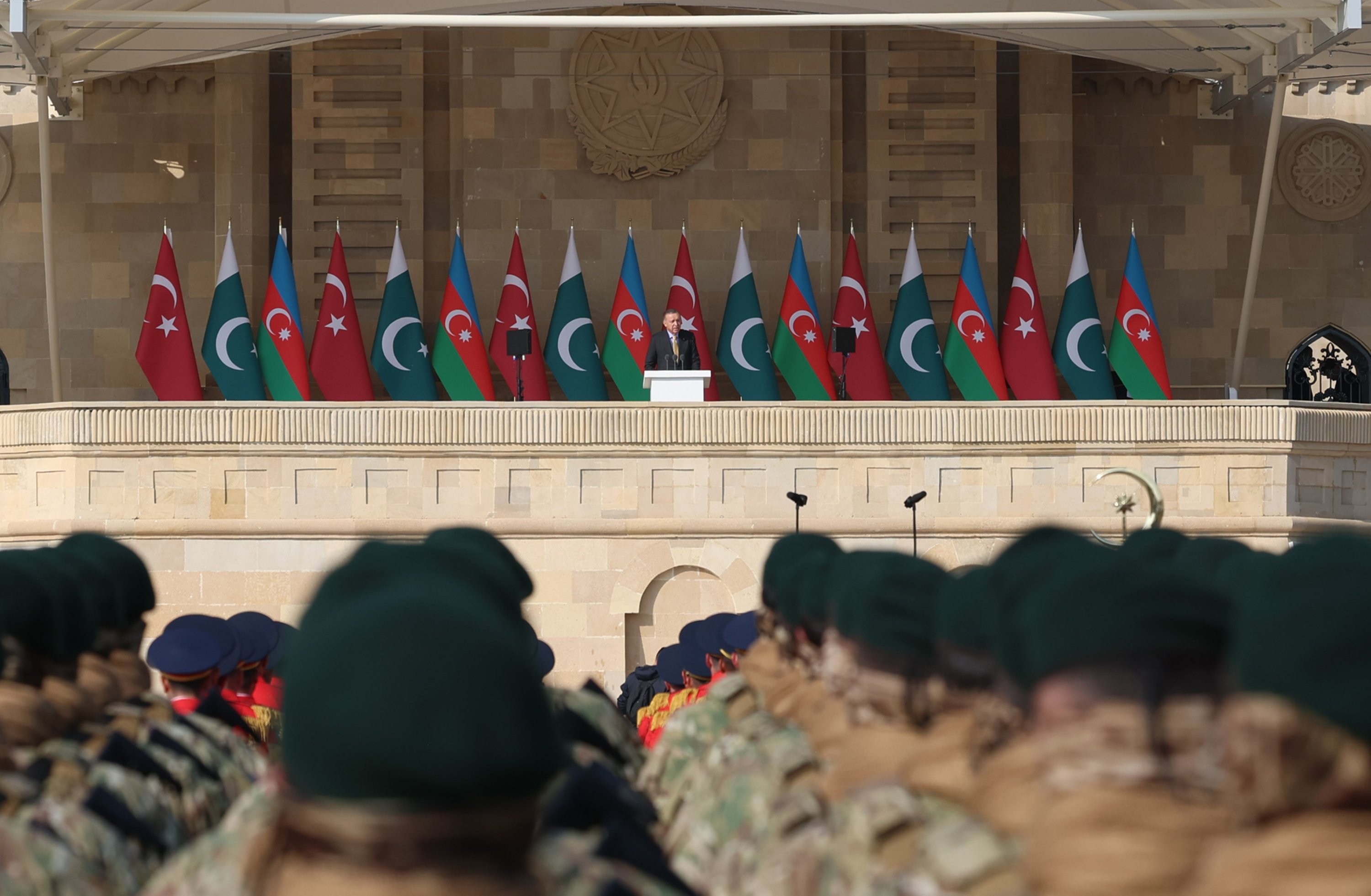 Erdoğan: Osvoboditev Karabaha je vir ponosa za turški svet in lahko vodi do trajnega miru