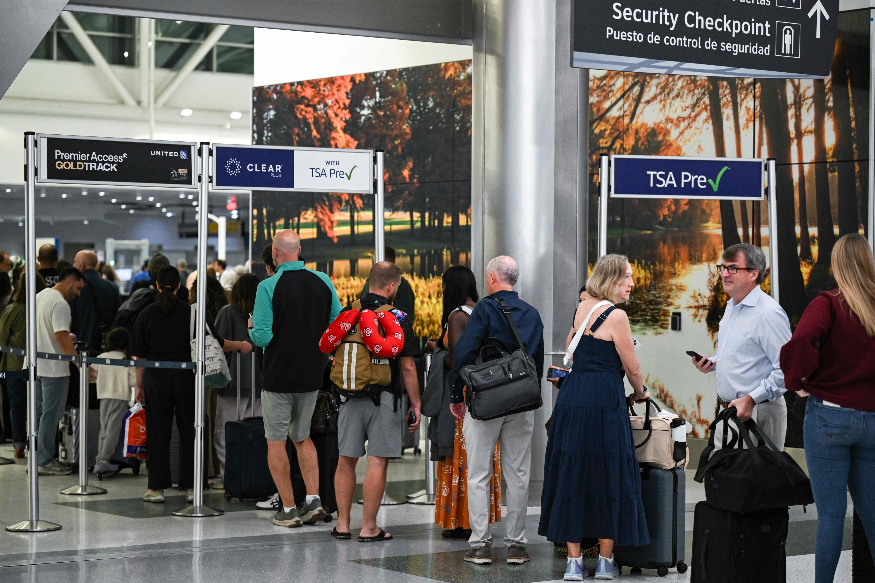 US air traffic disrupted with flight cuts, delays amid govt shutdown