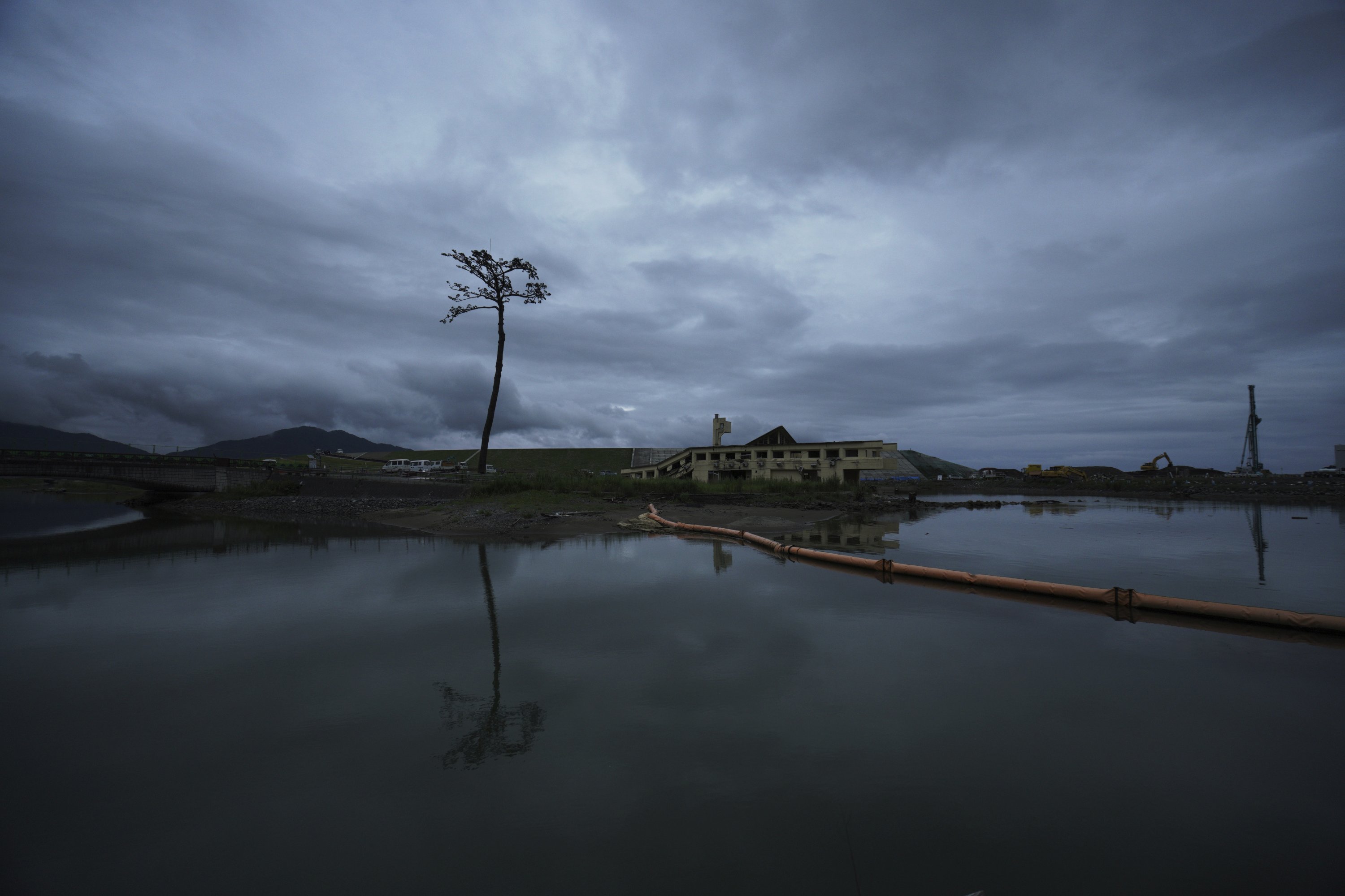 N. Japan issues tsunami advisory after strong 6.9 magnitude quake