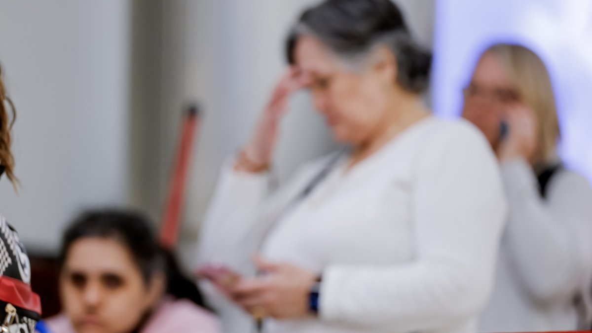 Frontier Airlines passengers wait in a long line to rebook their canceled flights at Hartsfield-Jackson Atlanta International Airport in Atlanta, Georgia, U.S., Nov. 10 2025. (EPA Photo)