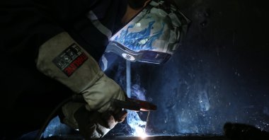 A worker is seen at a factory in Bursa province, northwestern Türkiye, Oct. 16, 2025. (AA Photo)