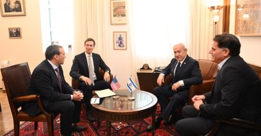 A handout photo made available by Israel’s Government Press Office (GPO) shows Israeli Prime Minister Benjamin Netanyahu (2-R) meeting U.S. President Donald Trump’s son-in-law Jared Kushner (2-L) in Jerusalem, Nov. 10, 2025. (EPA Photo)