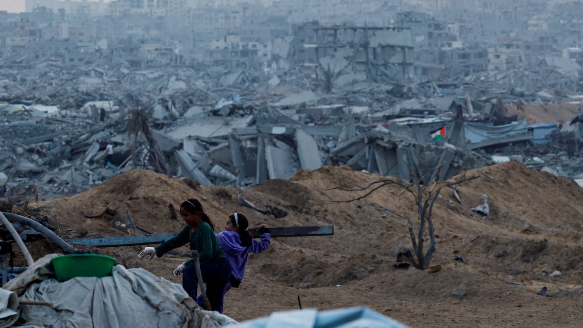 Israel opens key aid crossing but UN bodies report many obstacles