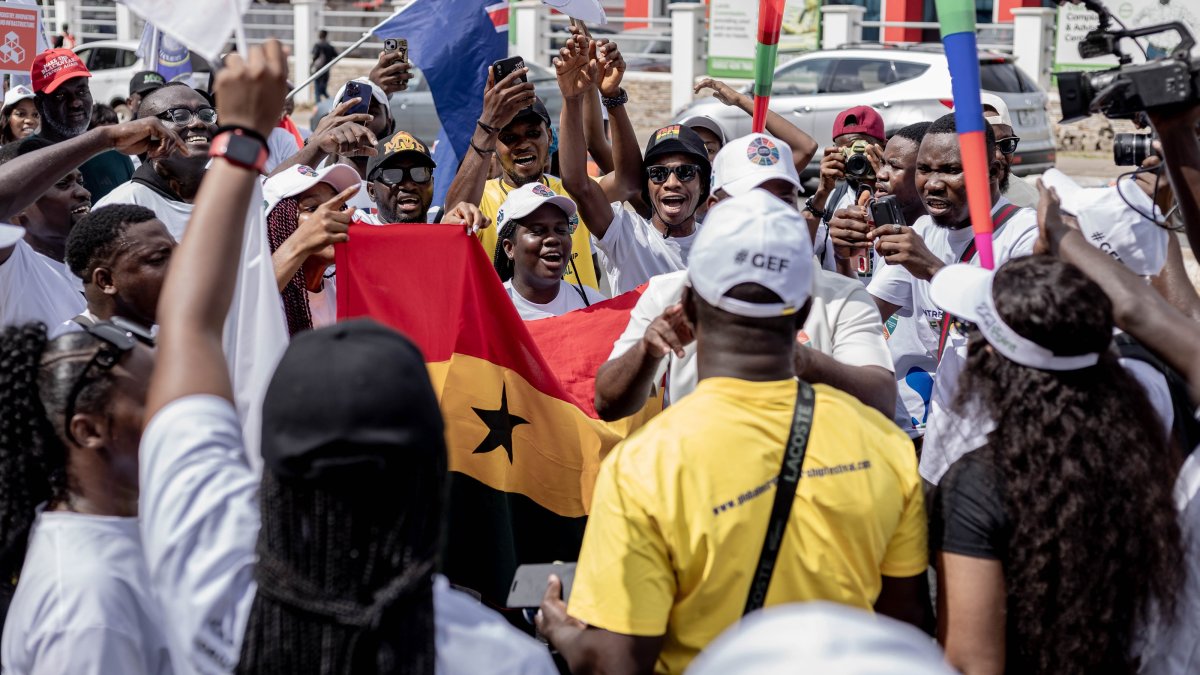 Participants join the '5000 Entrepreneurs March' which is according to the organisers of the Global Entrepreneurship Festival the world's largest entrepreneurs' march in Accra, Ghana, Nov. 1, 2025. (EPA Photo)