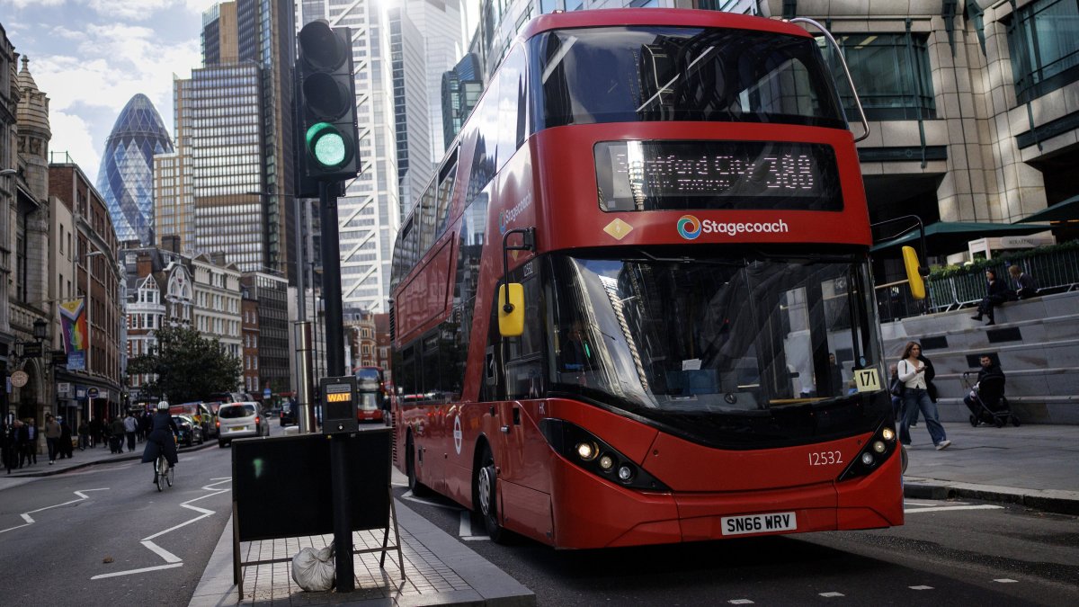 UK growth stalls as cyberattack on Jaguar Land Rover hits output