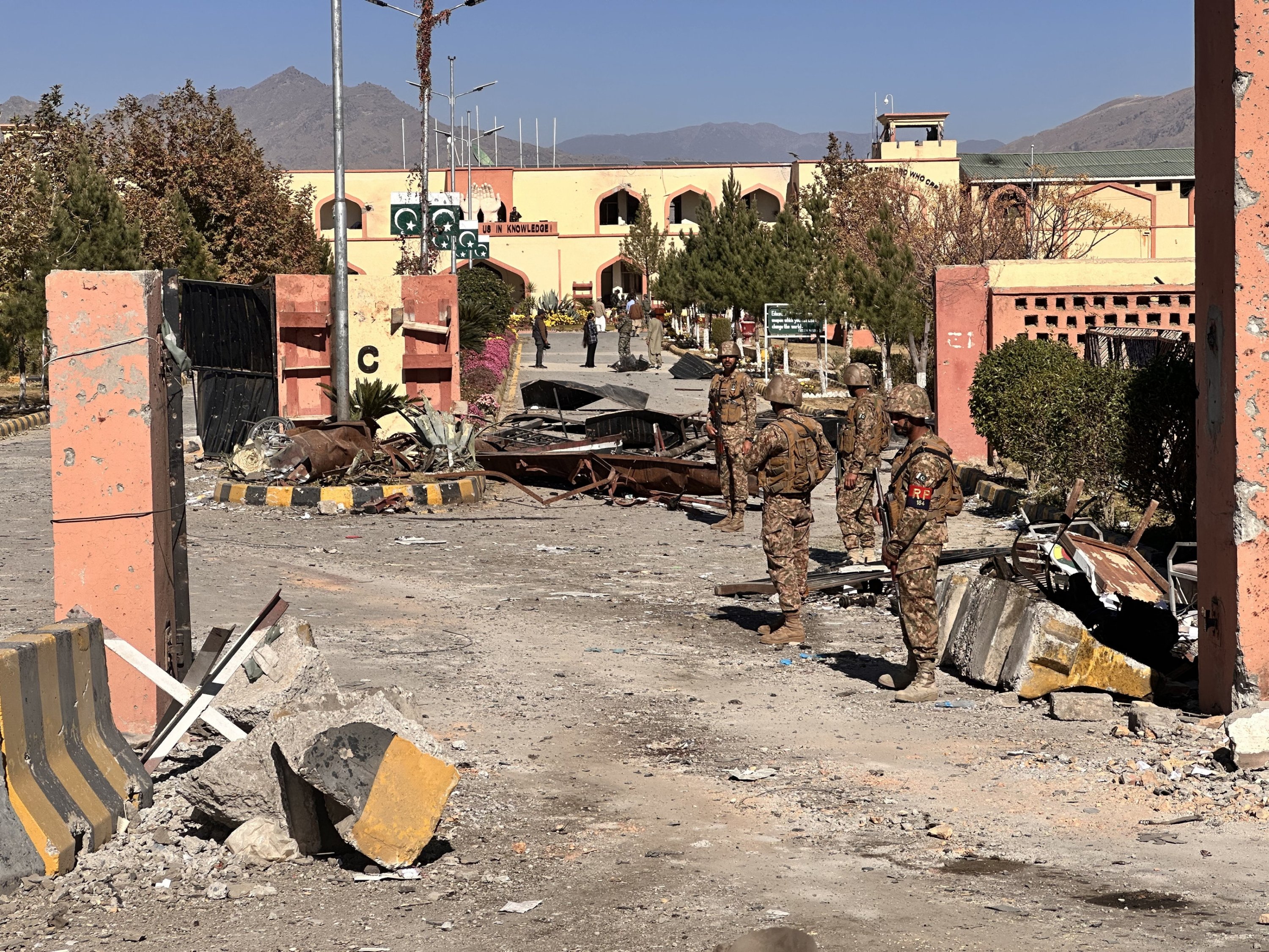 Pakistan links suicide attacks to Afghan militants amid border strain