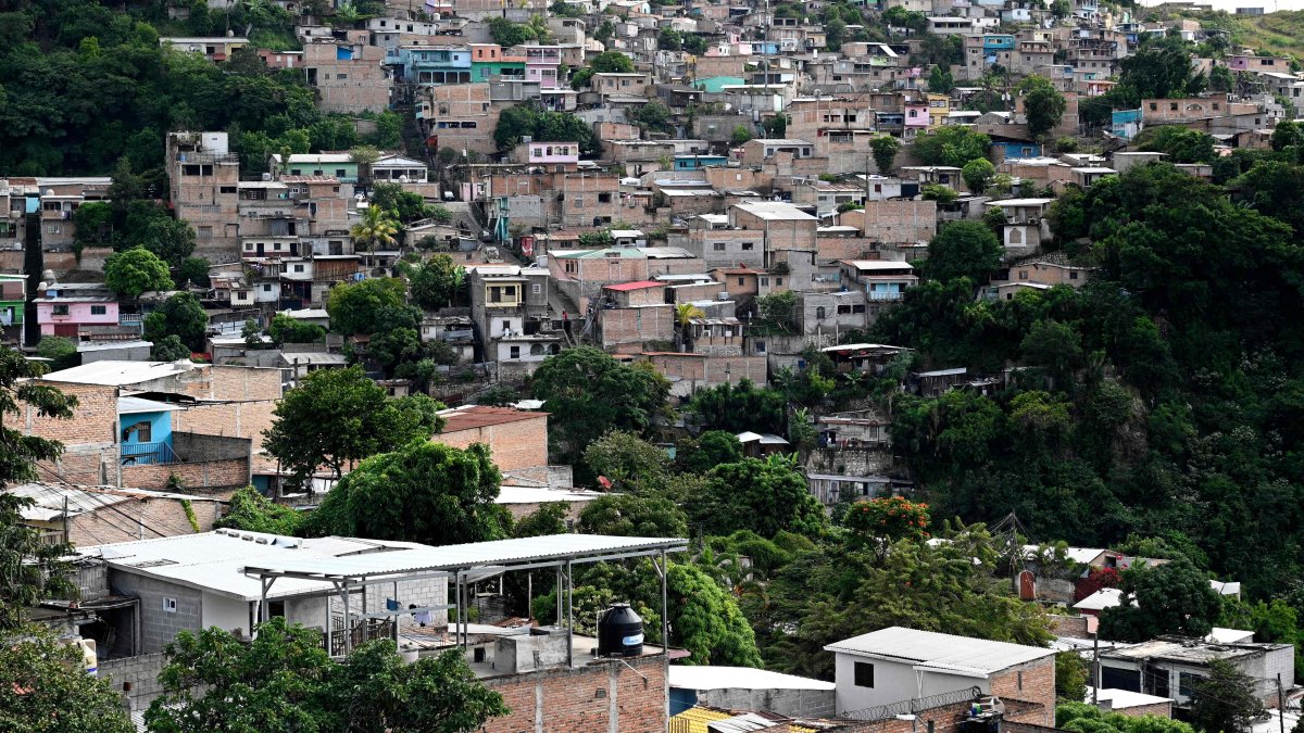 A view of a poor neighborhood, in the north of Tegucigalpa, Honduras, Nov. 11, 2025. (AFP Photo)
