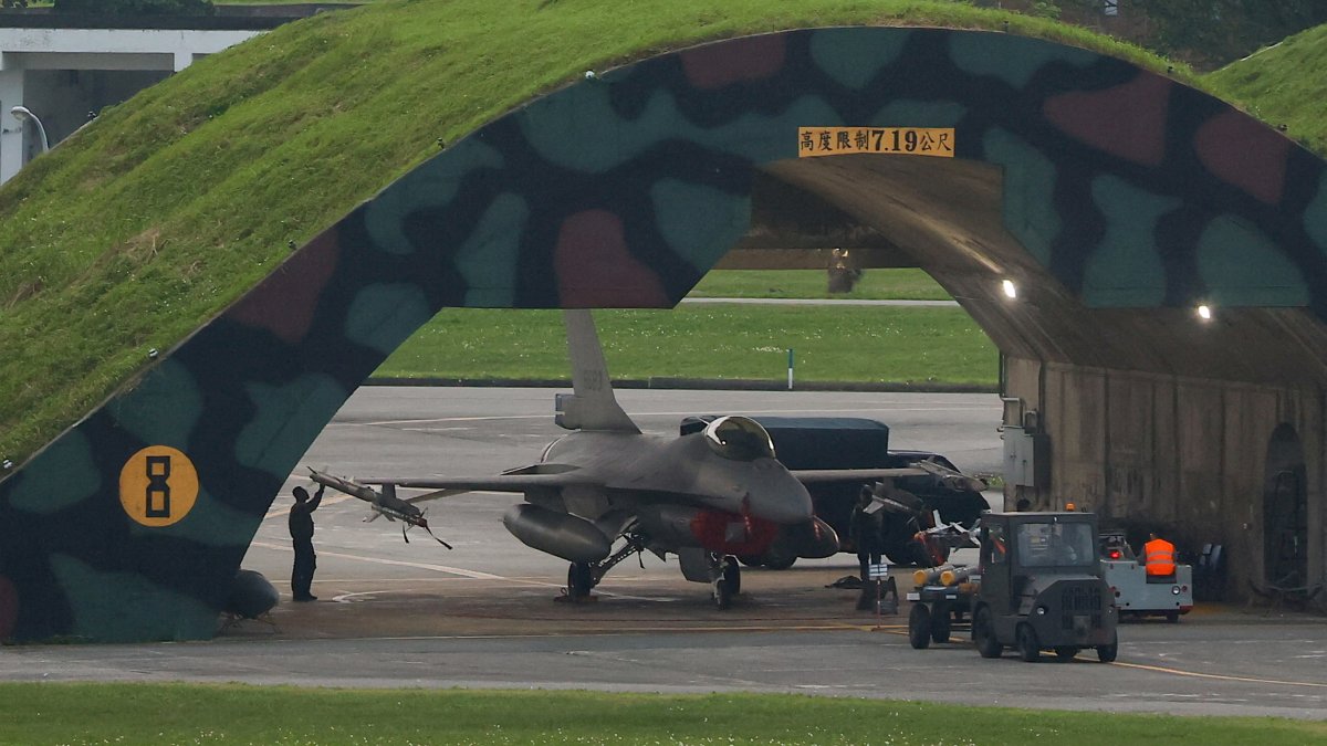 US approves $330M arms sale to Taiwan, angering China