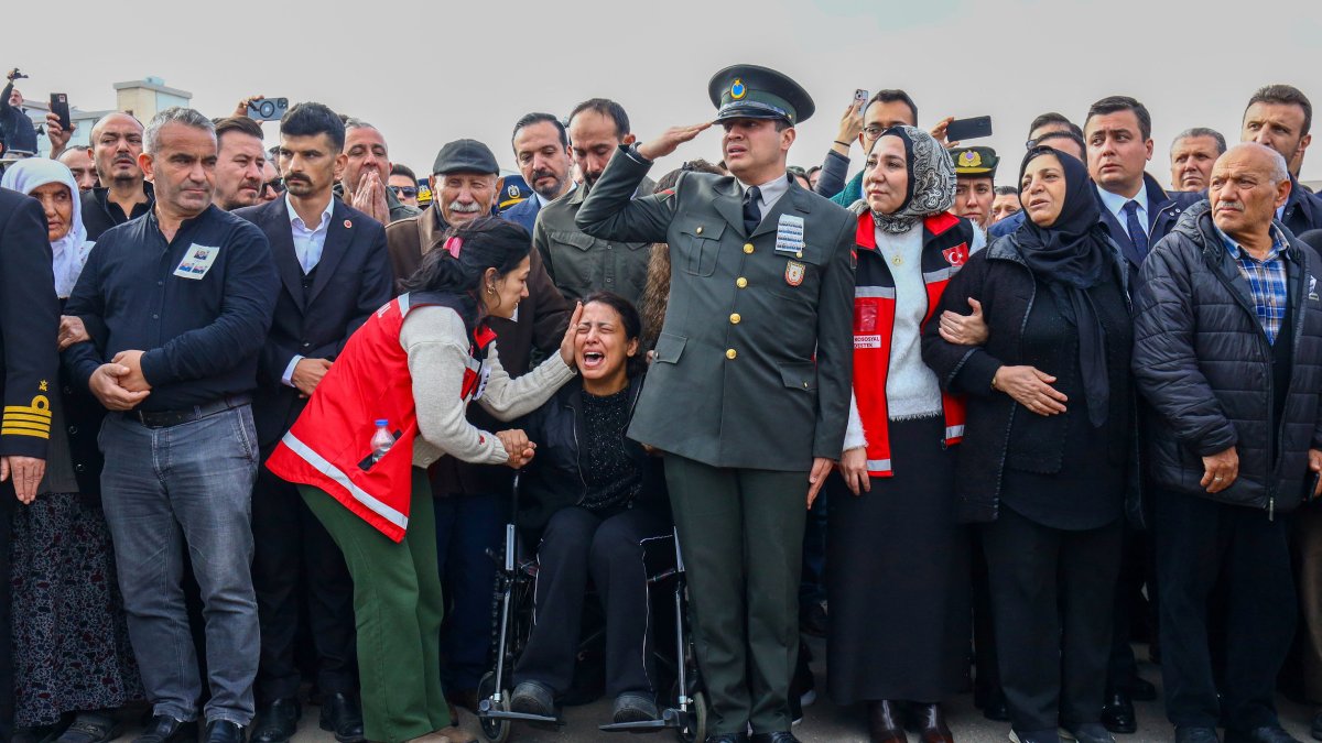 Türkiye lays to rest 20 military personnel killed in plane crash