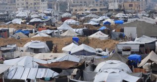 Palestinian-tent shelter on a rainy day, during a ceasefire between Israel and Hamas, Gaza City, Palestine, Nov. 14, 2025. (Reuters Photo)