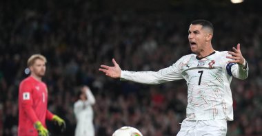Portugal&#039;s Cristiano Ronaldo reacts during a World Cup 2026 group F qualifying soccer match between Ireland and Portugal, Dublin, Ireland, Nov. 13, 2025. (AP Photo)