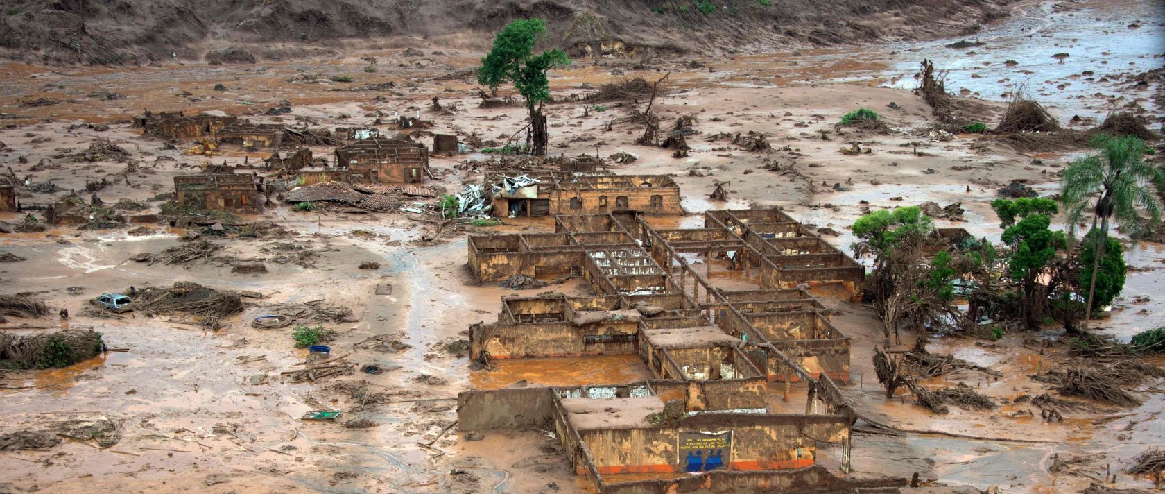 This aerial view shows damage after a dam burst in the village of Bento Rodrigues in Mariana, Minas Gerais state, Brazil, Nov. 6, 2015. (AFP Photo)