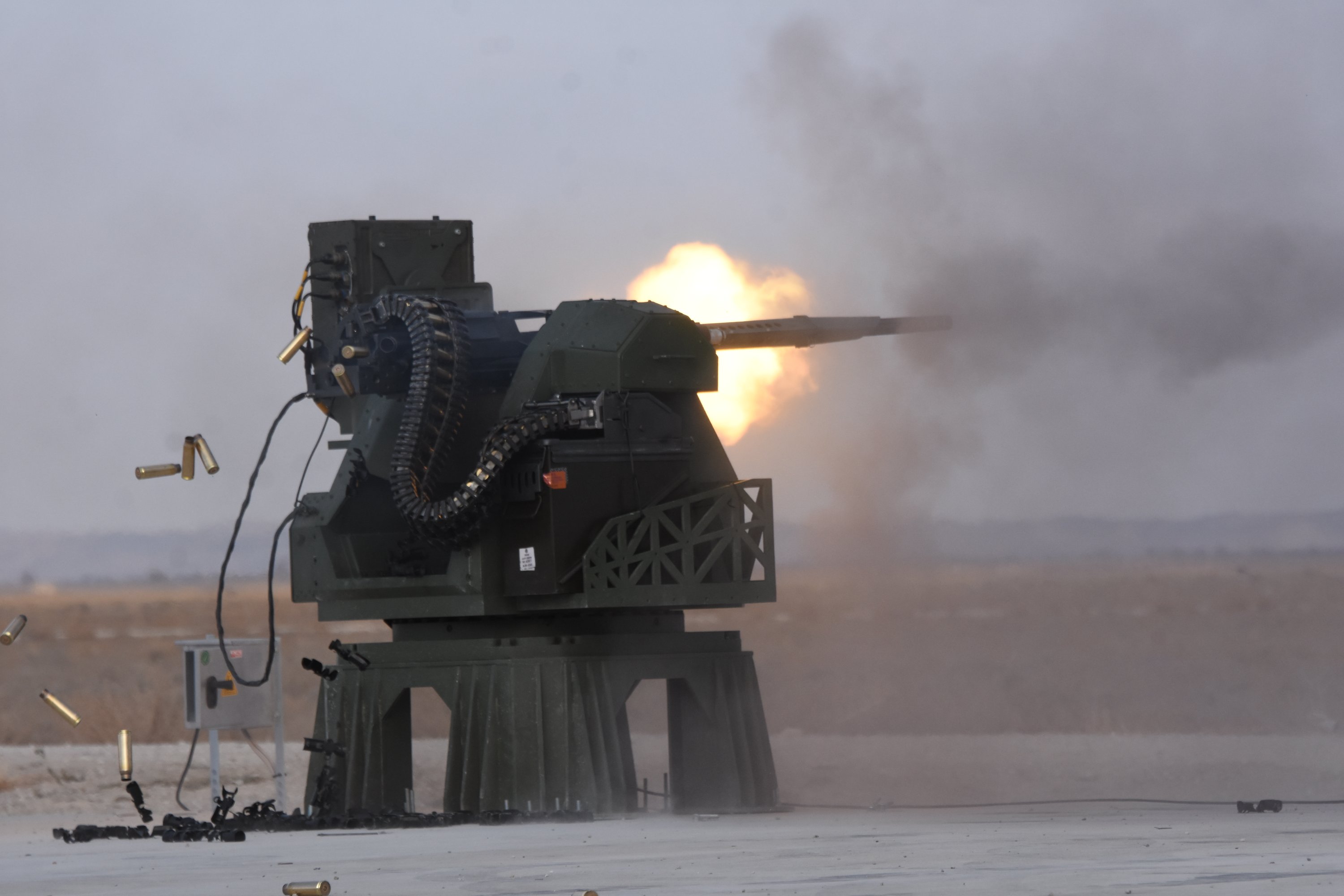 El sistema de defensa Tolga, desarrollado por la empresa de defensa turca MKE, se ve durante una prueba en vivo, Konya, centro de Türkiye, el 16 de noviembre de 2025. (Foto DHA)