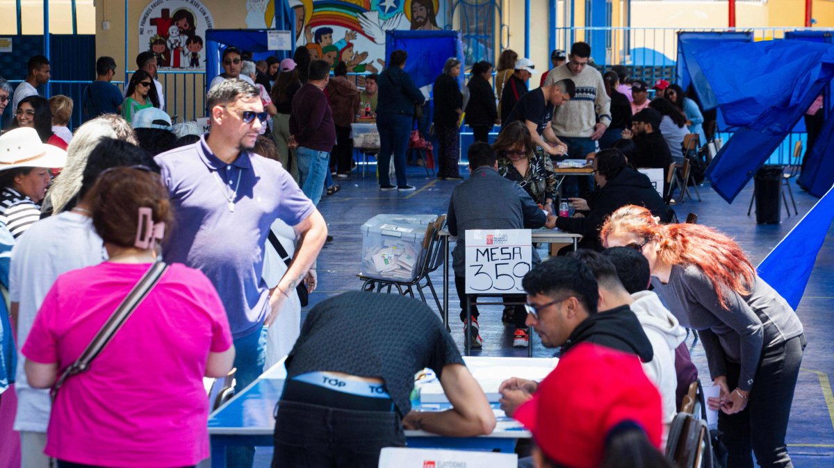 Chileans vote for president as crime, immigration dominate