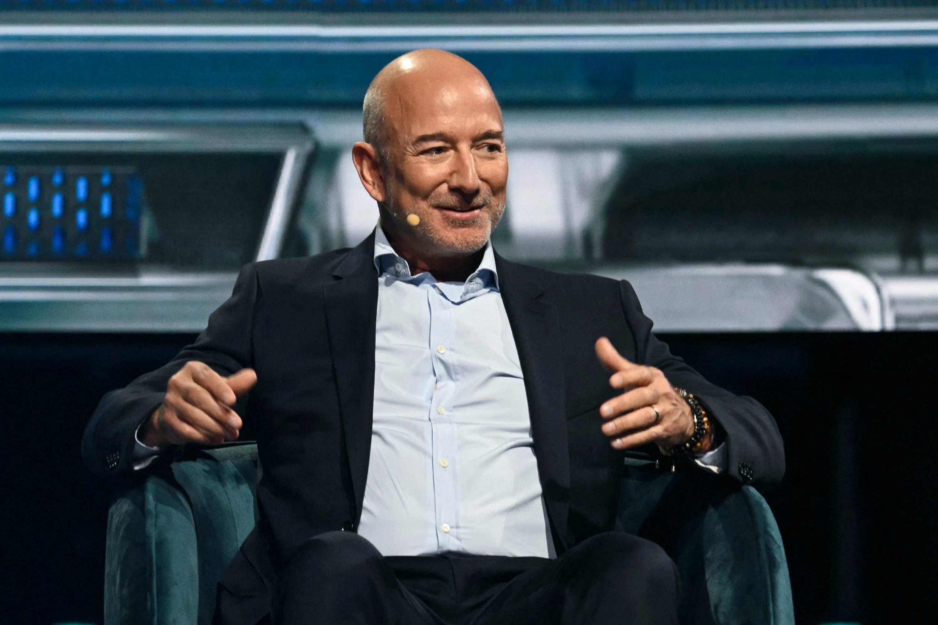 Jeff Bezos returns as CEO to steer AI startup Prometheus