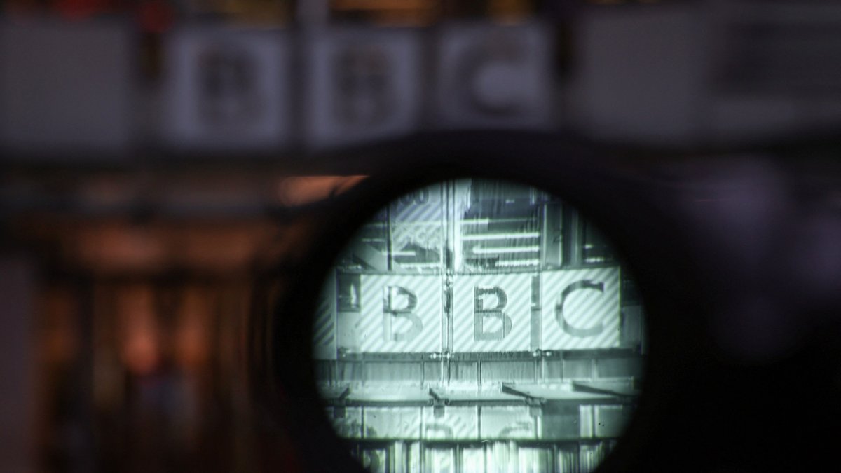 A viewfinder of a camera set up at the entrance outside the offices of the BBC, London, U.K., Nov. 10, 2025. (AFP Photo)
