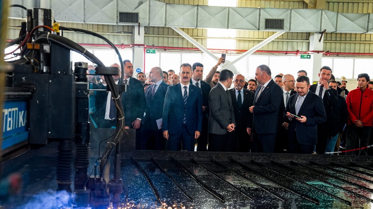Officials pose during the steel cutting ceremony marking the start of the construction process of vessels for the Portuguese Navy, Istanbul, Türkiye, Nov. 16, 2025. (AA Photo)