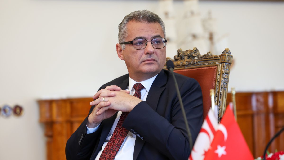 Turkish, Greek Cypriot leaders to meet for first time