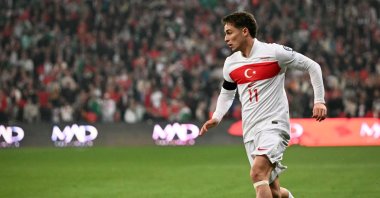 Türkiye&#039;s Kenan Yıldız controls the ball during a FIFA World Cup 2026 European qualifier against Bulgaria, Bursa, Türkiye, Nov. 15, 2025. (AFP Photo)