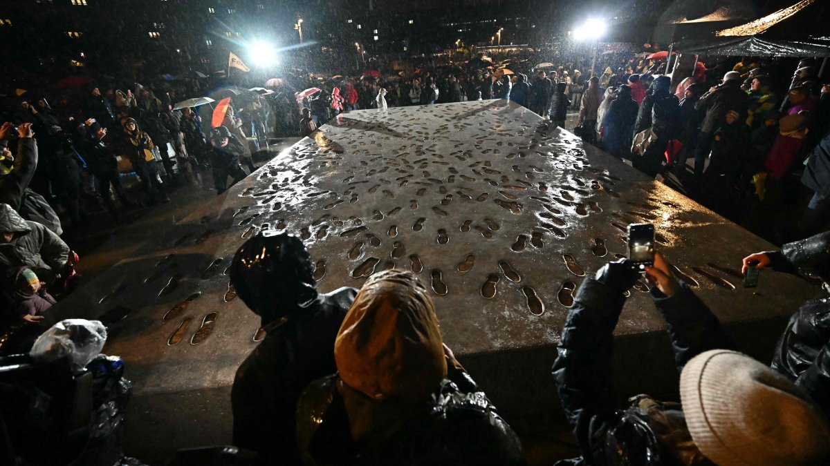 Slovaks protest populist Fico on Velvet Revolution anniversary