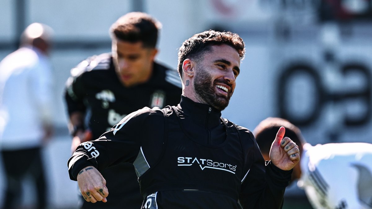 Beşiktaş's Rafa Silva trains ahead of the Süper Lig match against Fenerbahçe at Tüpraş Stadium, Istanbul, Türkiye, Oct. 30, 2025. (IHA Photo)