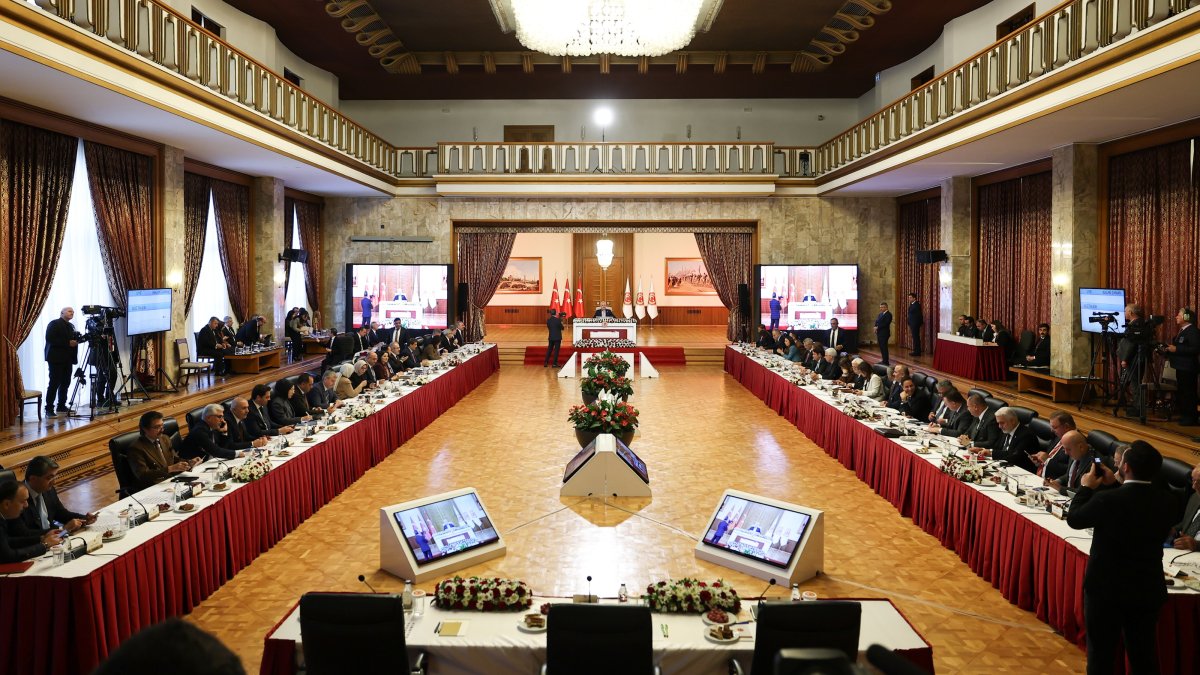 Turkish Parliament speaker Numan Kurtulmuş chairs a meeting of the Terror-Free Türkiye Commission in Ankara, Nov. 18, 2025. (AA Photo)