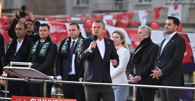 CHP leader Özgür Özel speaks during a rally at Cumhuriyet Square, Kilis province, Türkiye, Nov. 16, 2025. (AA Photo) 