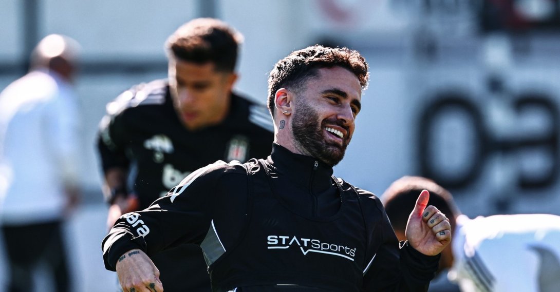 Beşiktaş&#039;s Rafa Silva trains ahead of the Süper Lig match against Fenerbahçe at Tüpraş Stadium, Istanbul, Türkiye, Oct. 30, 2025. (IHA Photo)