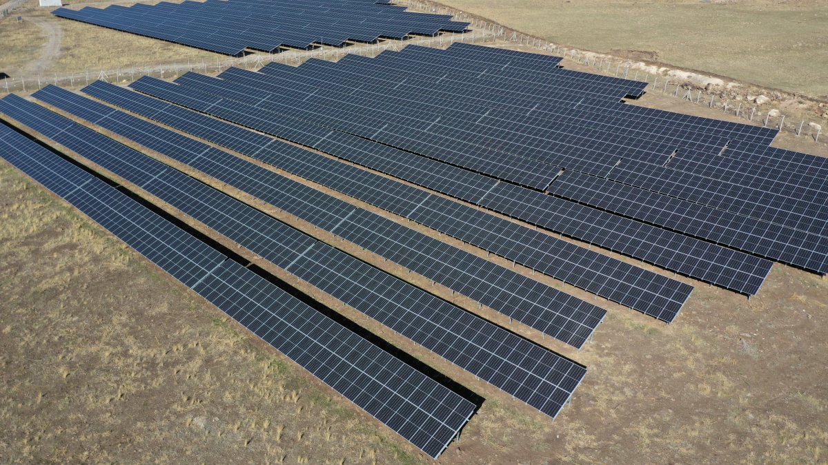 Türkiye receives 77 applications for this year's solar power tenders