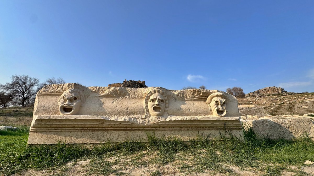 Five theatrical mask reliefs have been discovered during excavations in the theater area of Kastabala, Osmaniye, southern Türkiye, Dec. 6, 2025. (AA Photo)