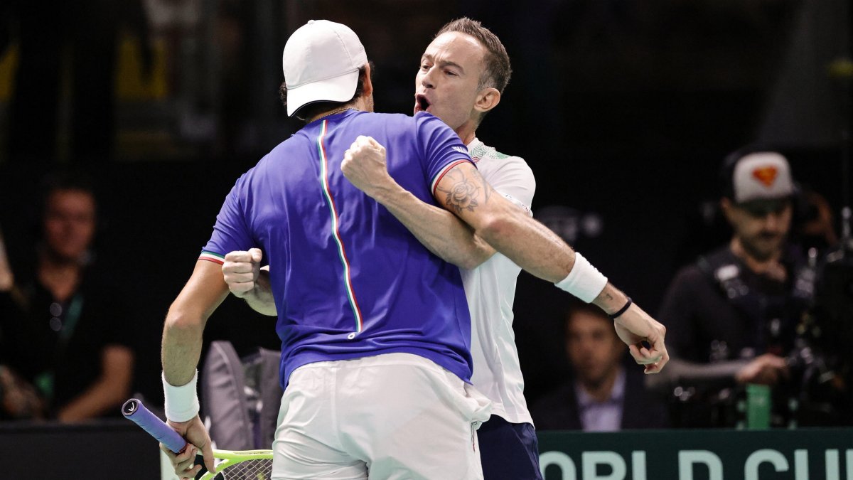 Italy roll past Austria into Davis Cup semis despite missing stars