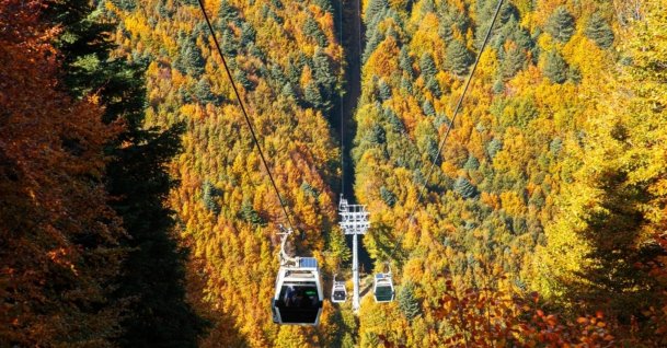 Between forest springs, ancient thermal traditions and open-air adventures, discover how Bursa’s quiet autumn becomes the true start of winter. (Shutterstock Photo)